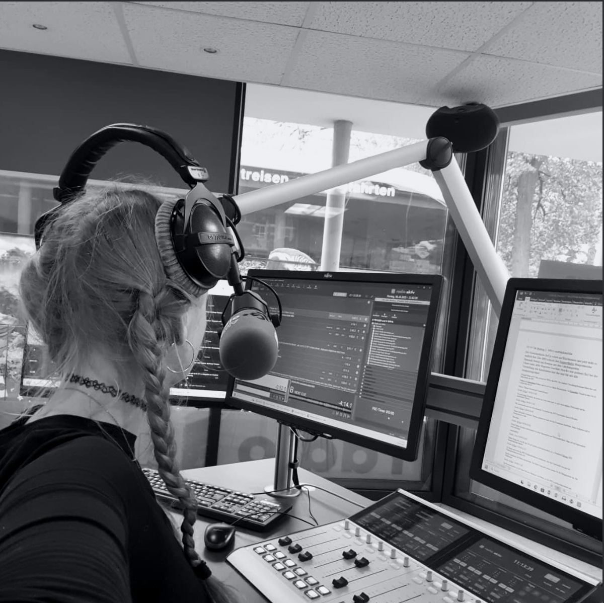 the free vivi – Portrait der Poetin und Radiomoderatorin