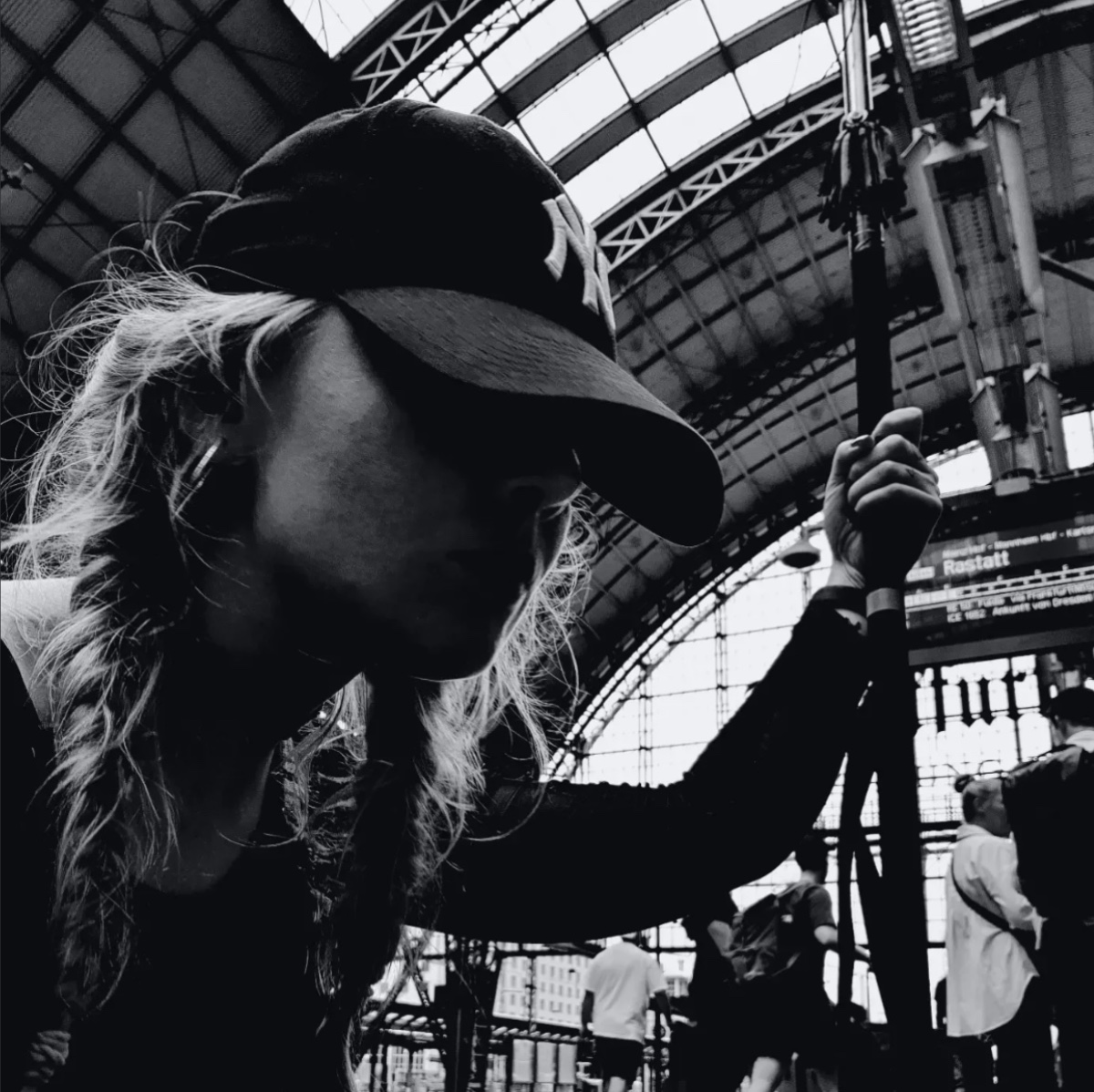 the free vivi, Poetin und Autorin für zeitgenössische Lyrik