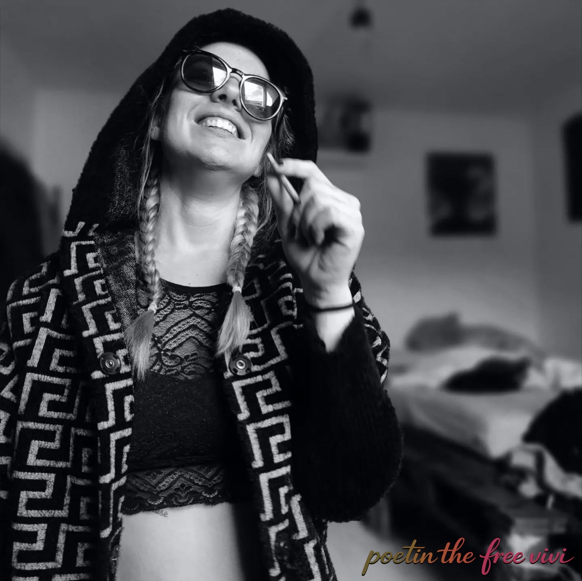 the free vivi, poetin, nachdenklicher moment, blick nach innen